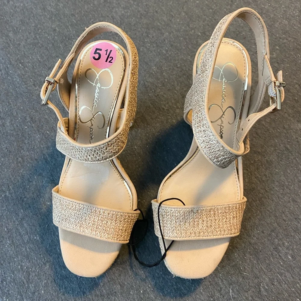 LIKE new Jessica Simpson sandal heels - Picture 2 of 4